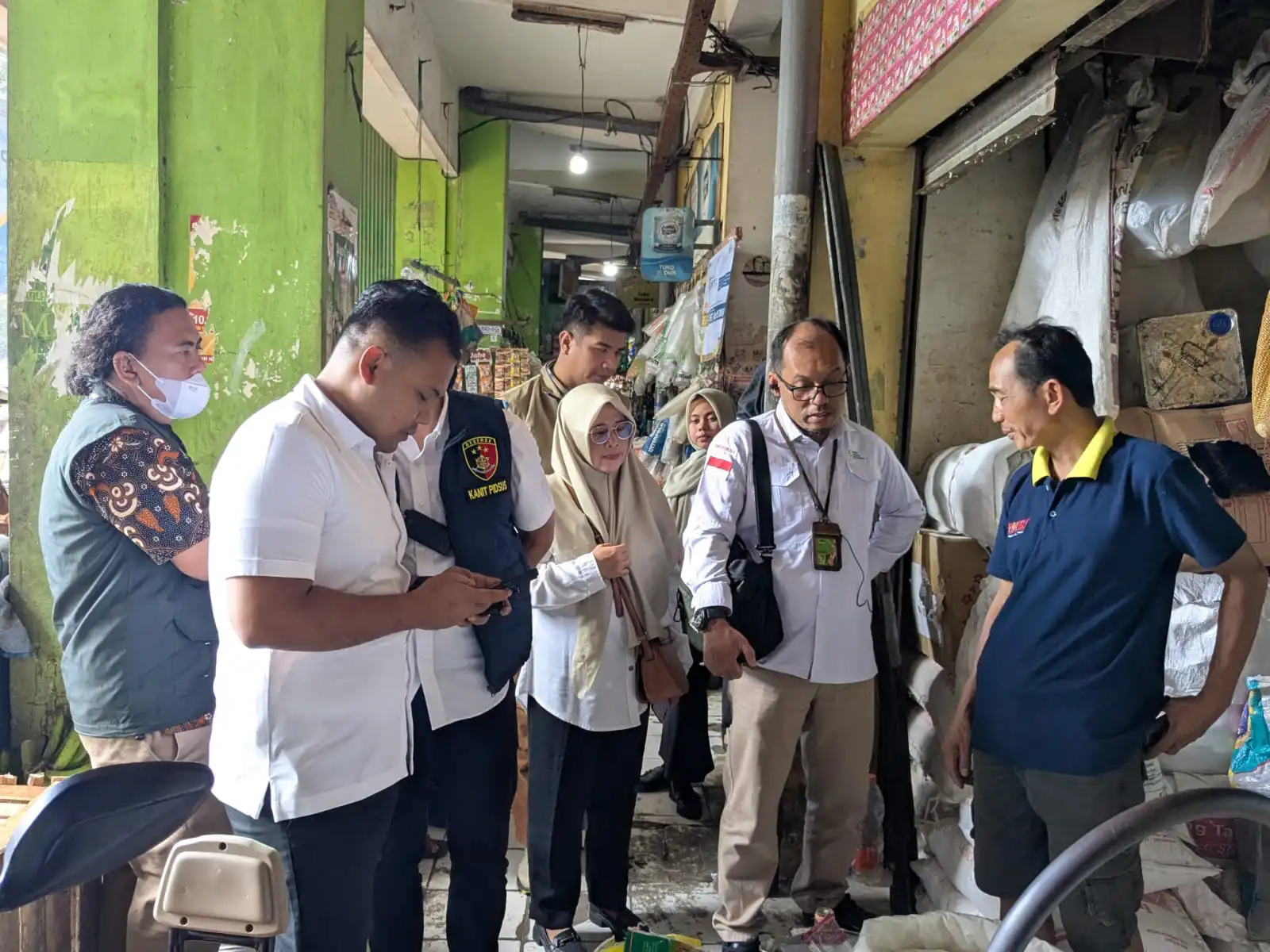 Bapanas RI dan Satgas Pangan Polres Sampang Cek Stok Beras Bulog dan Minyak Kita