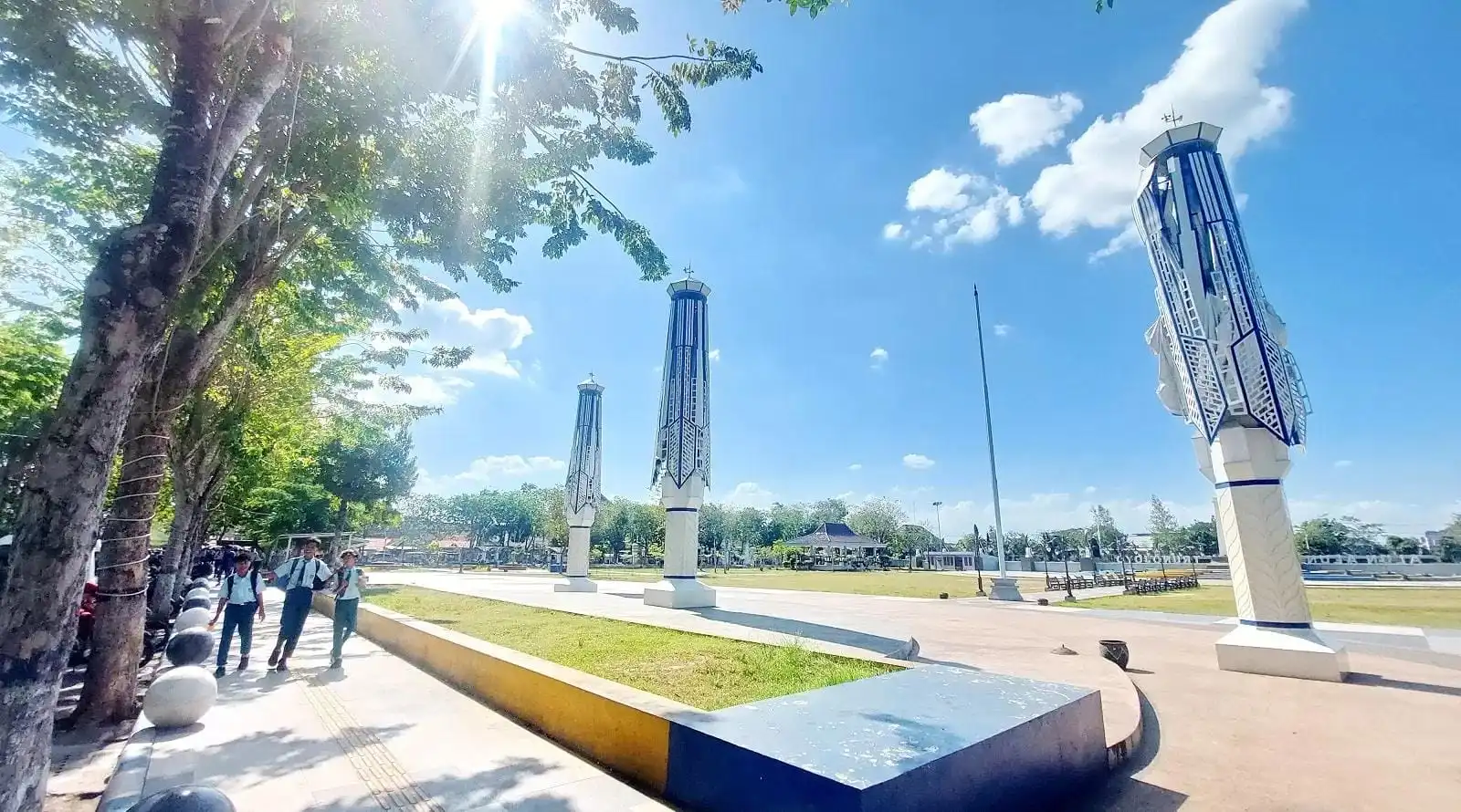 Anggaran Perawatan Payung Elektrik Alun-alun Sampang Capai Rp61 Juta