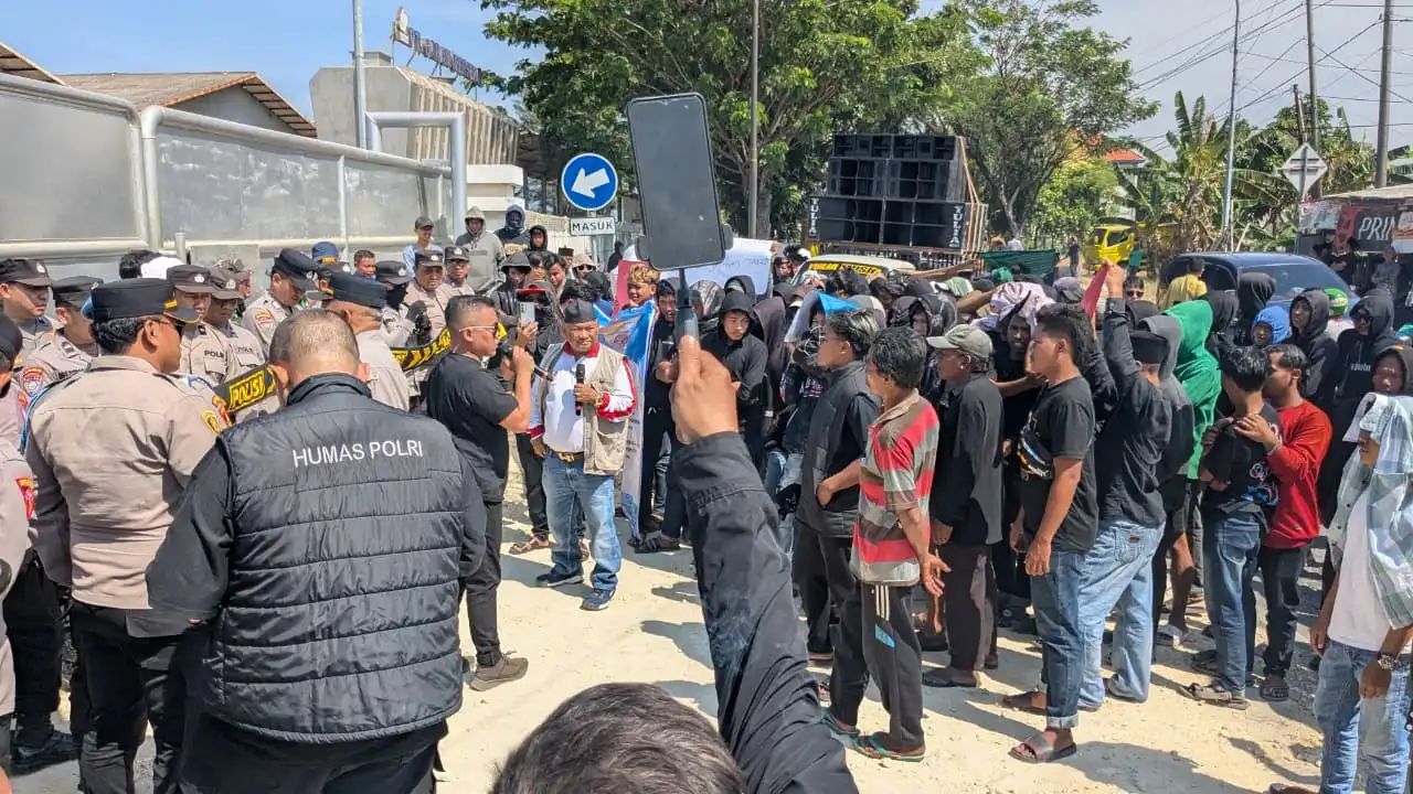  Ampas Demo PT Garam, Jalur  Nasional Macet