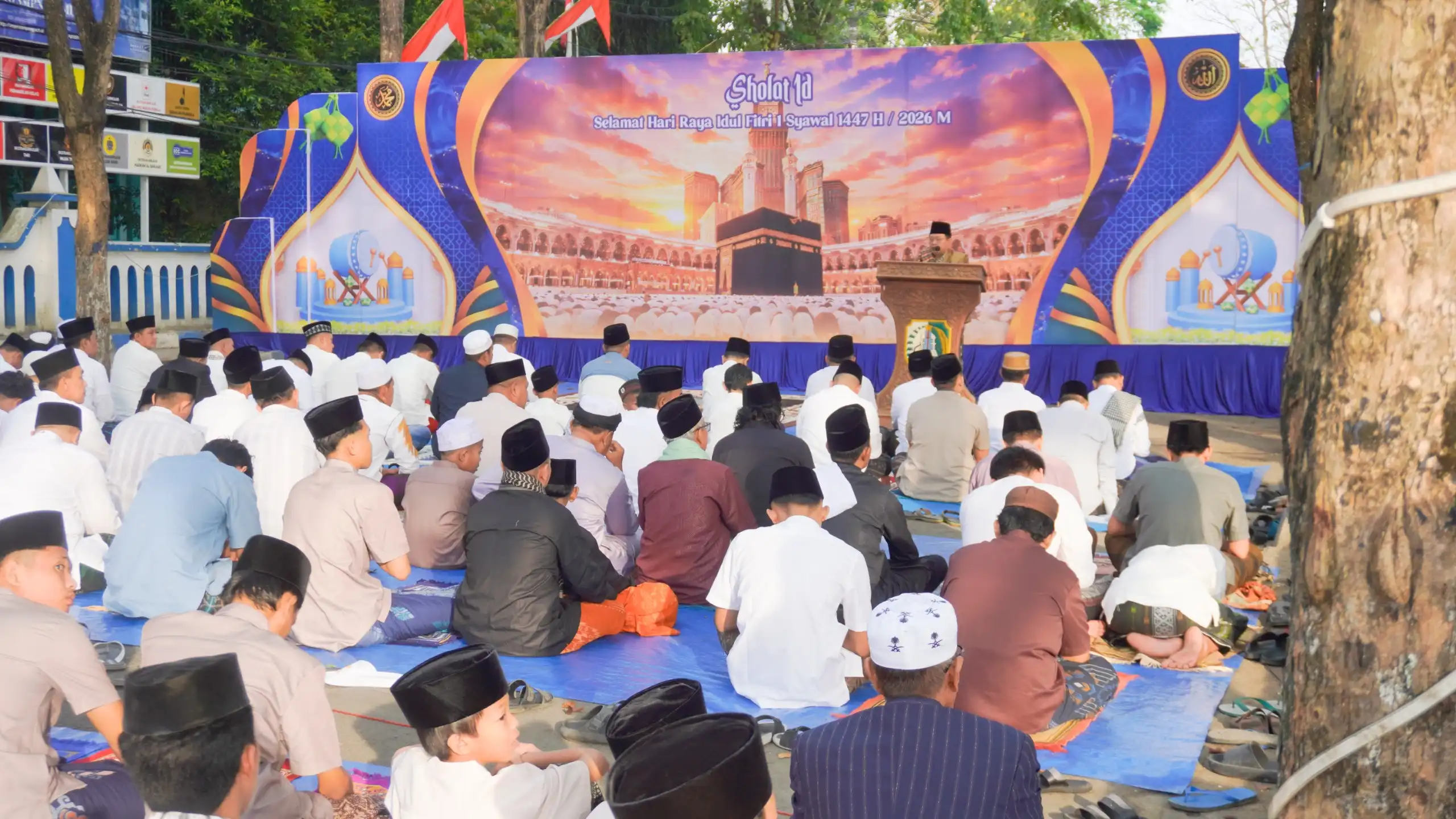 Pimpin Shalat Idulfitri di Alun-Alun Trunojoyo, Kiai Itqon Ajak Jamaah Manfaatkan Waktu dengan Berdzikir