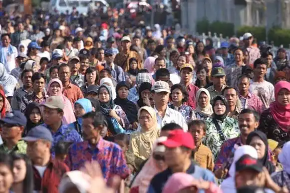 Penduduk Indonesia Tembus 290 Juta, Naik 1,4 Juta Jiwa