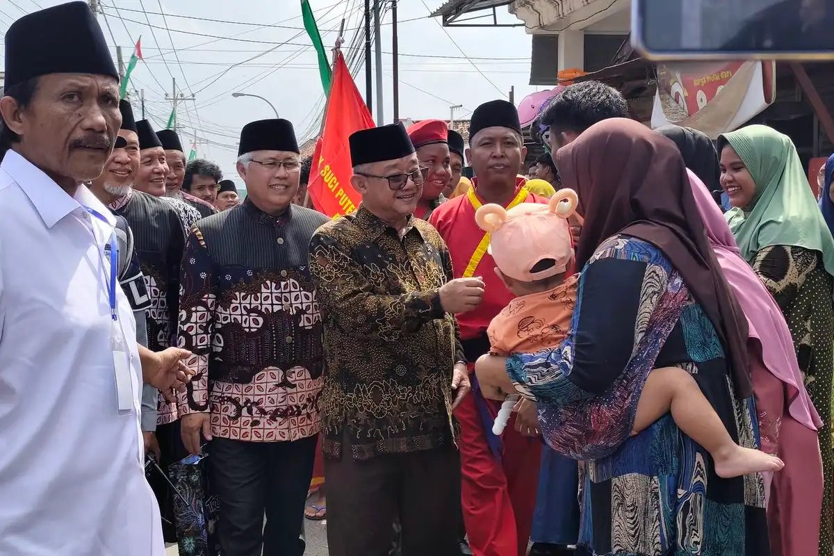 Tinjau Sekolah Ambruk di Bangkalan, Mendikdasmen Targetkan Perbaikan Rampung Tahun Ini