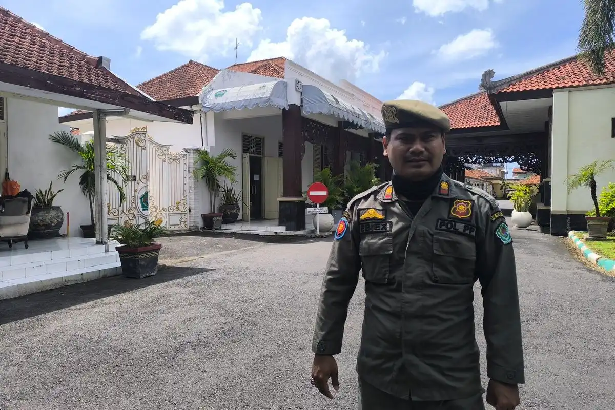 KPK Lakukan Pertemuan Tertutup dengan Bupati Pamekasan, Pejabat Dilarang Bawa HP