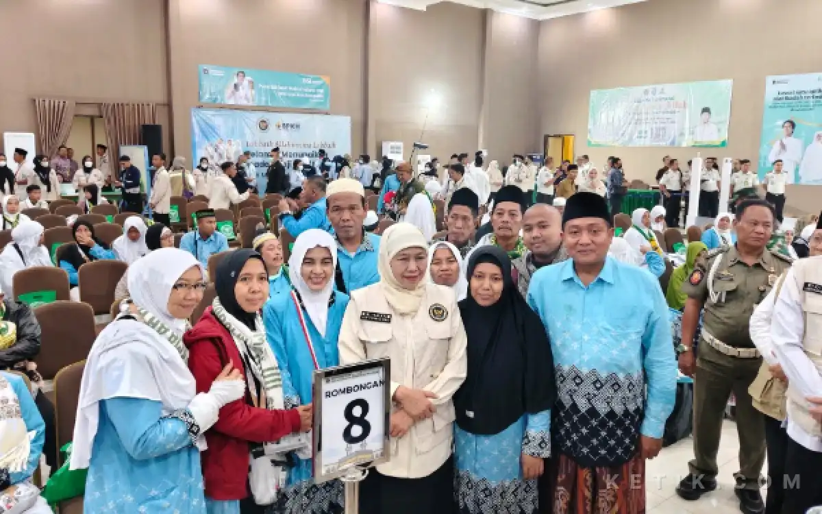 378 Jemaah Haji Kloter Pertama Debarkasi Surabaya Tiba di Tanah Air