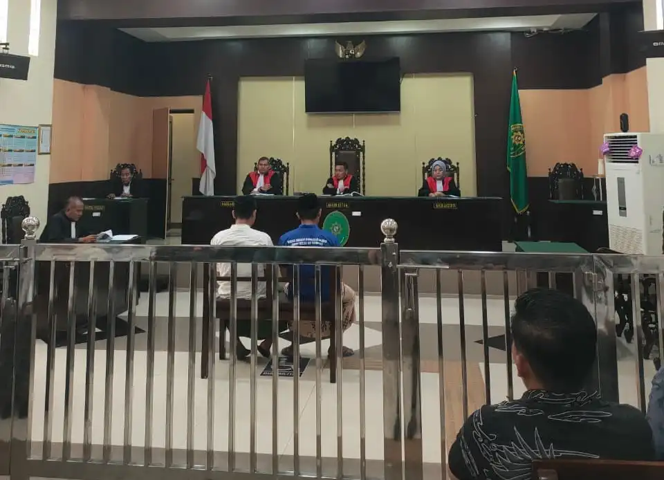 2 Pelaku Penganiayaan Guru Tugas di Sampang Dituntut 5 Tahun Penjara