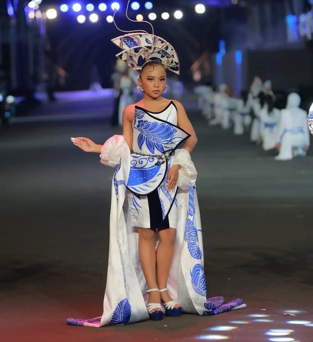 Kalila Ayudya Inara, Model Cilik Asal Sampang Tampil di Jember Fashion Carnaval 2026