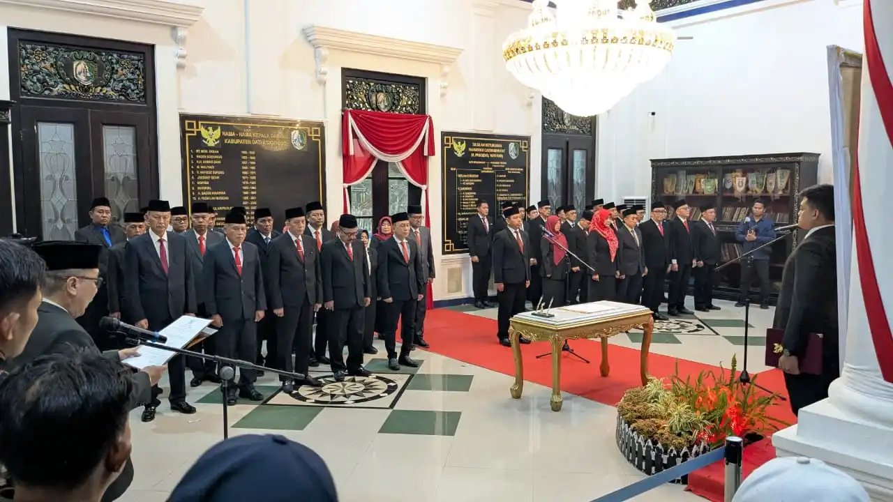 Bupati Lantik Faisol Ansori sebagai Pj Sekretaris Daerah Kabupaten Sampang