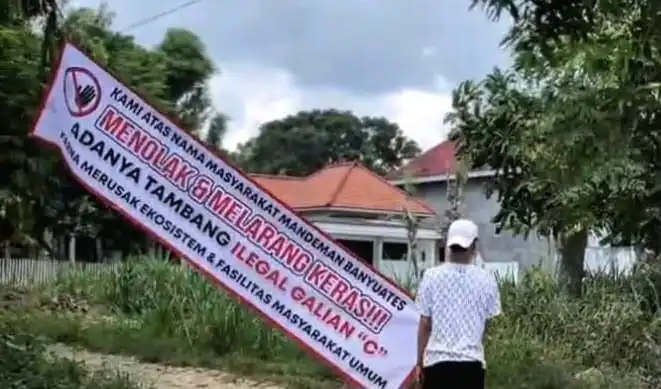 Warga Blokade Akses Jalan Galian C, PMII Sampang: Bentuk Kesadaran Masyarakat Jaga Ruang Hidup