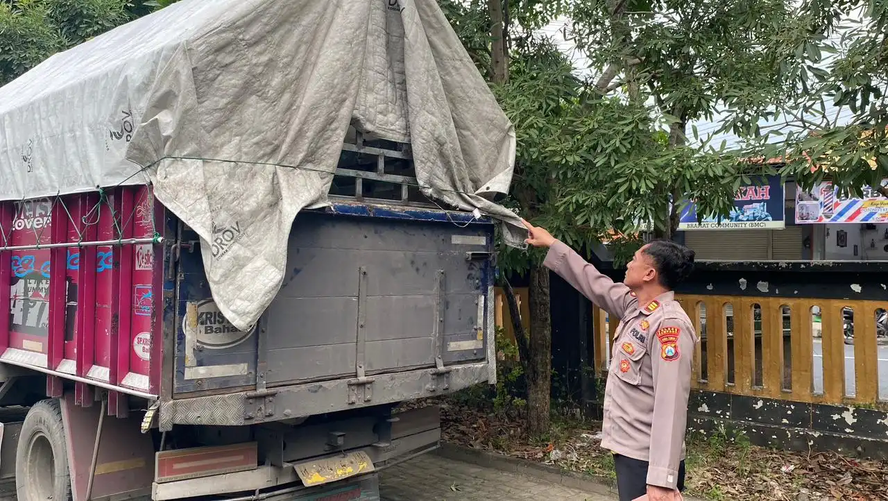 Polisi Dalami Sindikat Pengiriman Jutaan Batang Rokok Ilegal di Sampang