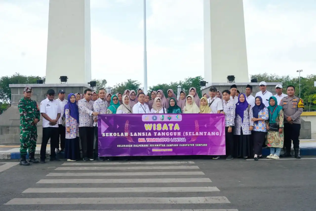 Kenalkan Budaya Sampang, Dinkes-KB Gelar Wisata Edukatif untuk Sekolah Lansia Tangguh