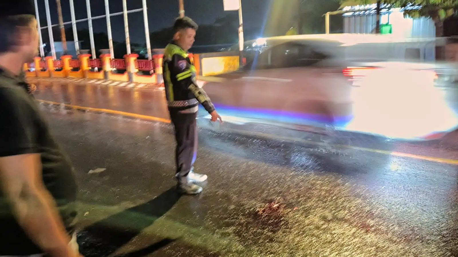 Ditinggal Teman Cari Ambulans, Polisi Selidiki Mr X yang Tewas di Jembatan Laris Sampang