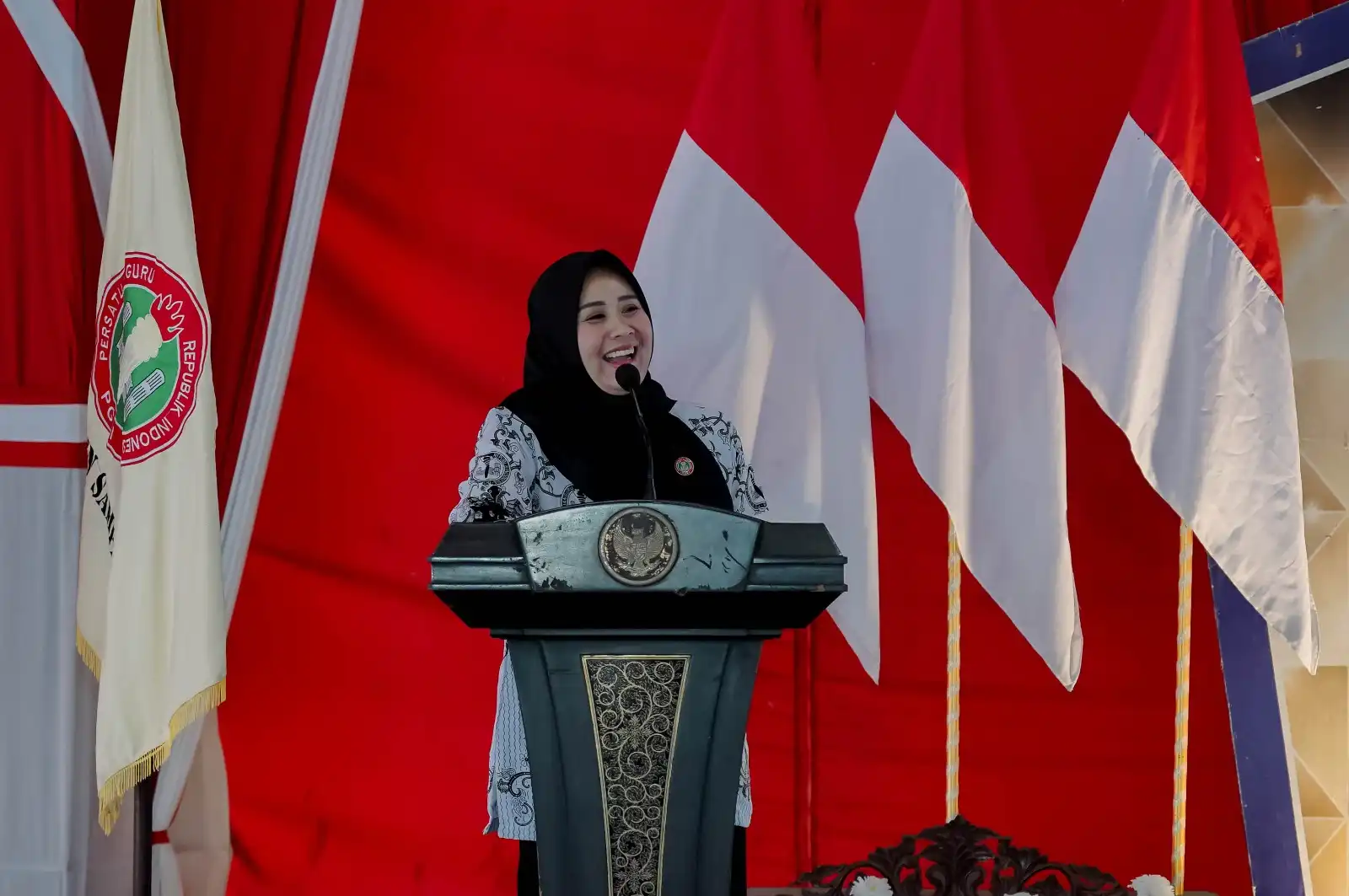 Ketua TP-PKK Sampang: Guru Perempuan Mengajarkan Kejujuran, Kedisiplinan dan Kepedulian