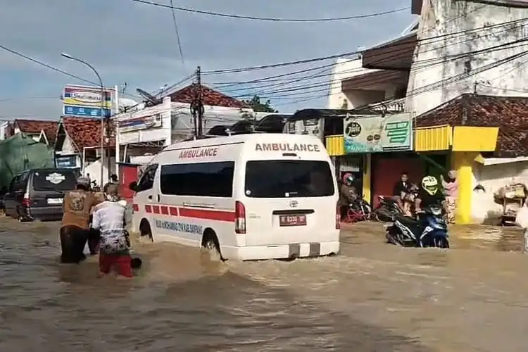 Banjir Setinggi 1,2 Meter Rendam Blega, 1.600 Rumah Terdampak