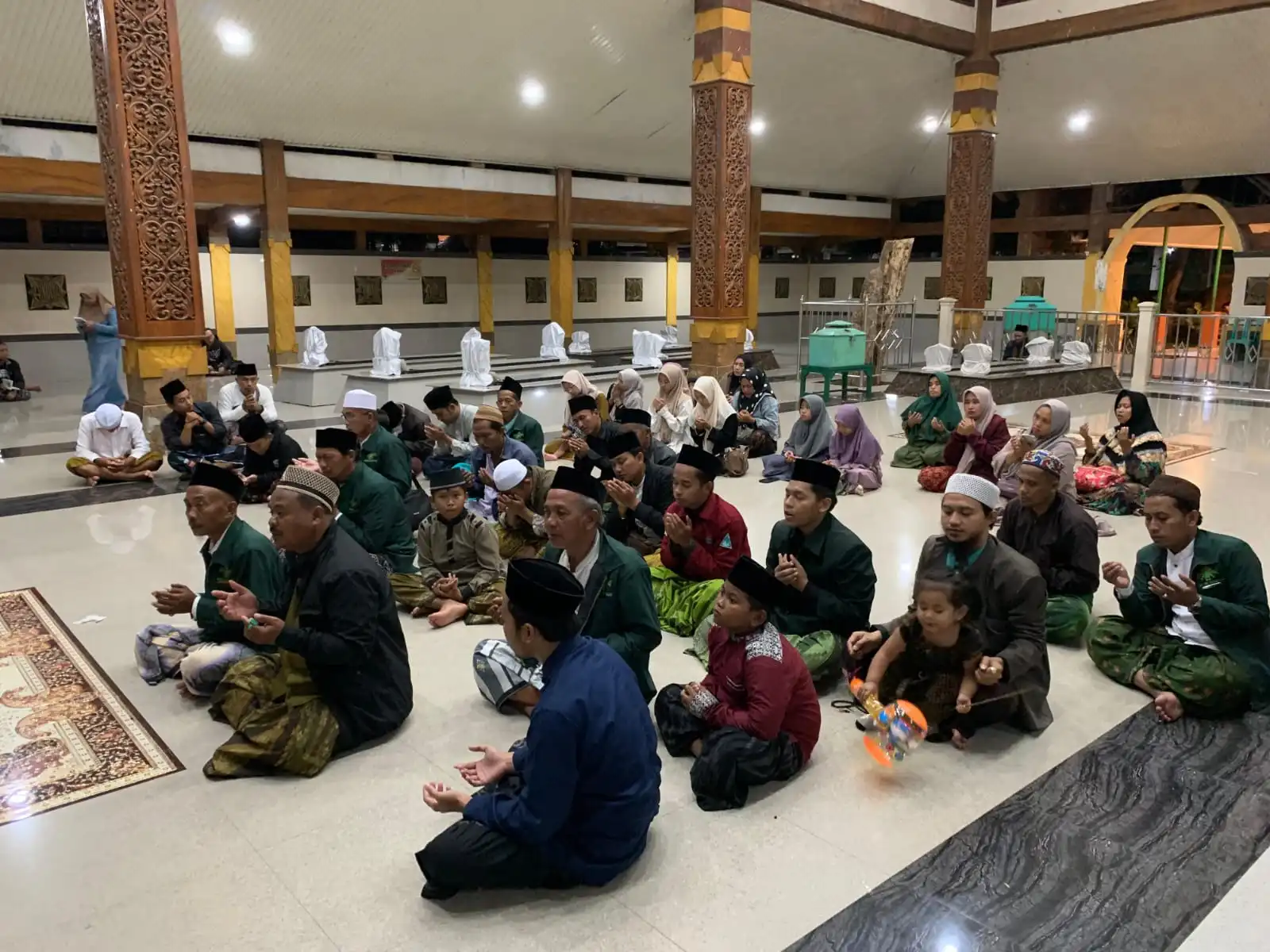 Sambut Harlah, PRNU Karang Nangkah Perkuat Kaderisasi dengan Ziarah Muassis NU