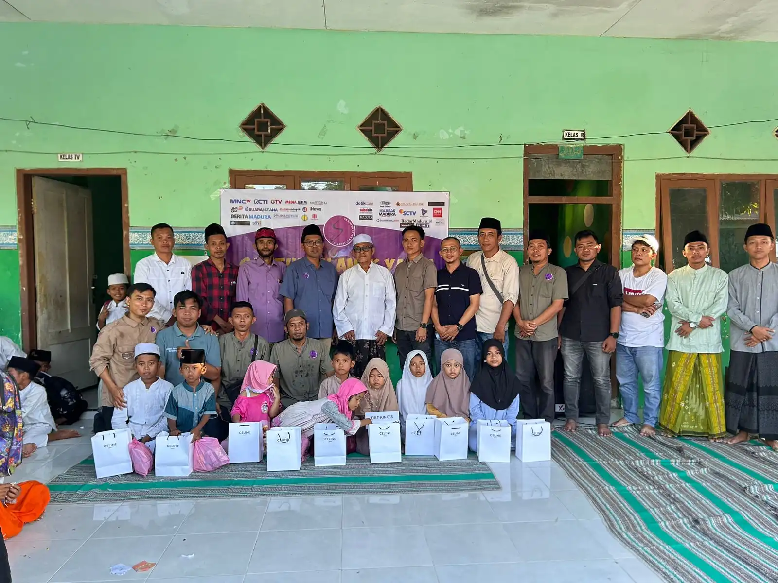 Aliansi Jurnalis Sampang Santuni Anak Yatim, Hendriyanto: Jurnalis Harus Punya Kepekaan Sosial
