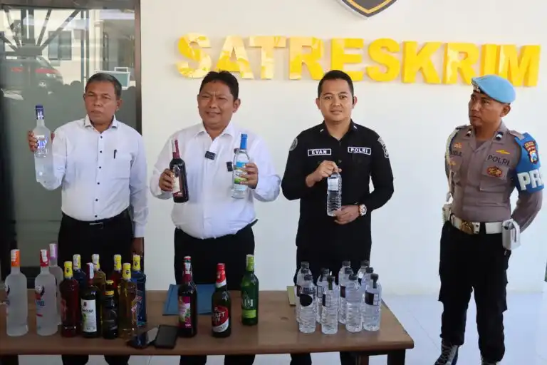 Polis Sita Ratusan Miras di Pamekasan, Imbau Masyarakat Laporkan ke Call Center 110