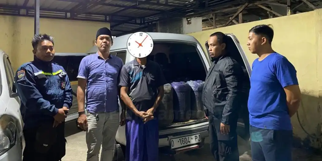 Polisi Amankan  Penimbun Ratusan Liter Solar di Pamekasan 