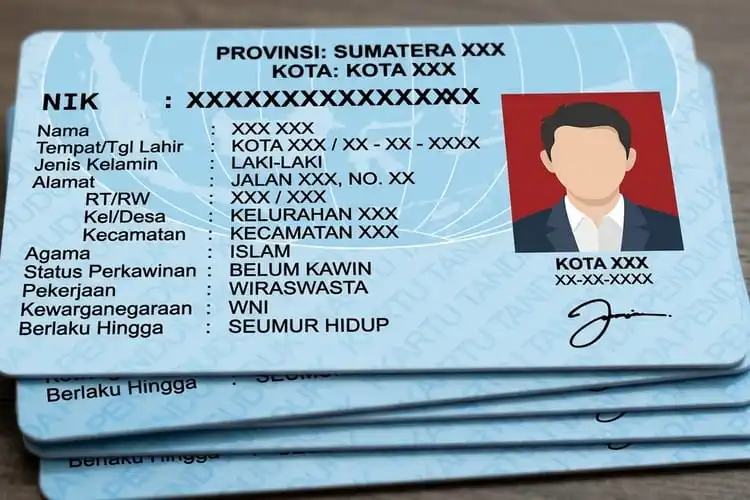 Mengenal Background Merah dan Biru pada Foto KTP Elektronik