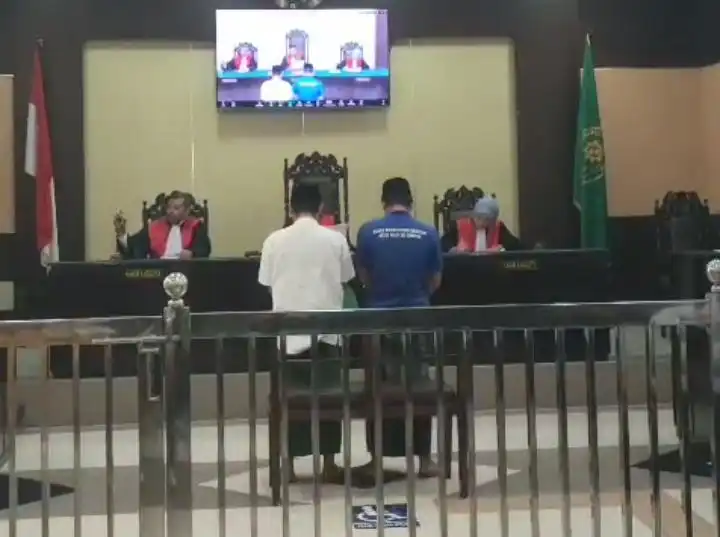 2 Penganiaya Guru Tugas di Sampang Divonis 5 Tahun Penjara