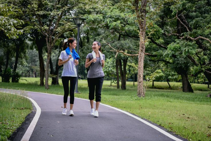 Jalan Kaki: Jalanan Sehat yang Menurunkan Berat Badan dan Menyemangati Jantung