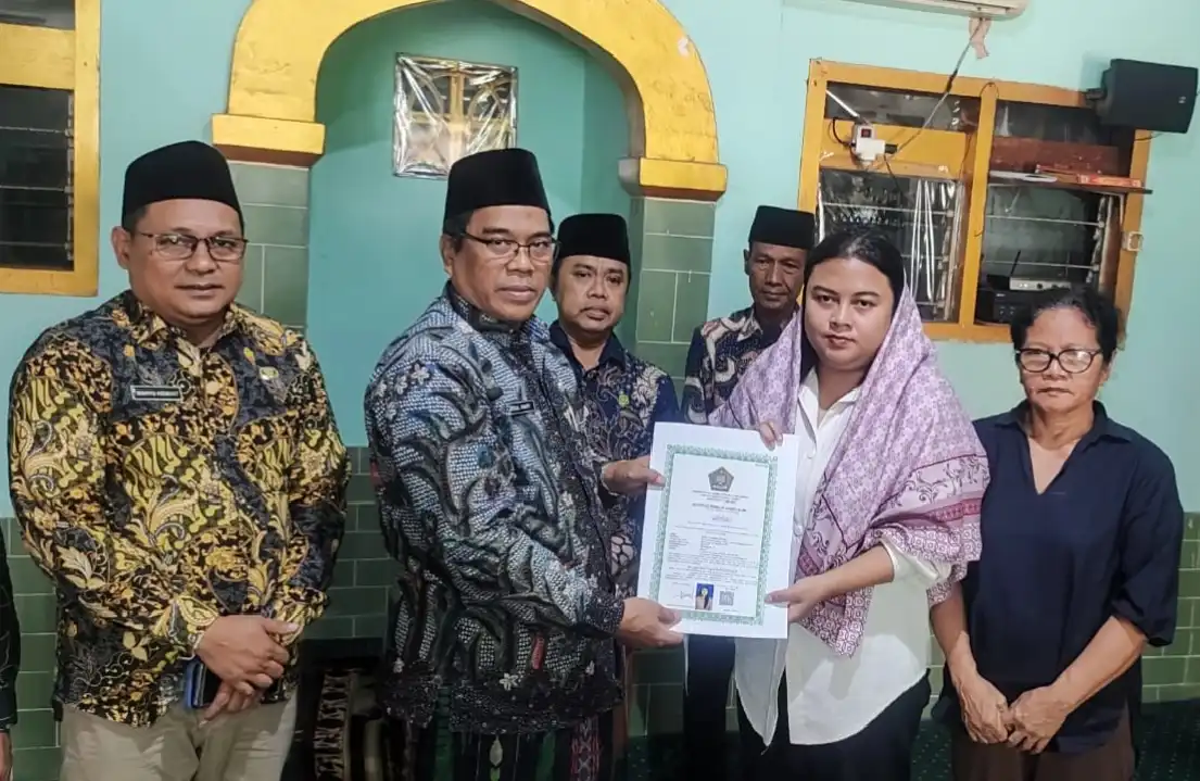 Sering Nonton Ceramah Agama di TikTok, Perempuan Asal Surabaya Masuk Islam di Sampang