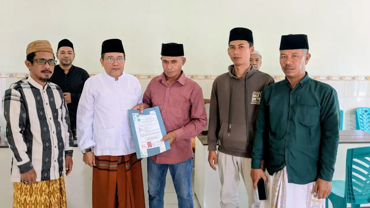 MUI Sampang Bimbing Dominikus Klau Masuk Islam