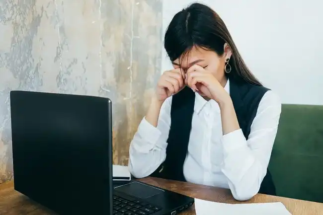 5 Tips Menjaga Kesehatan Mata di Era Digital Agar Tetap Jernih