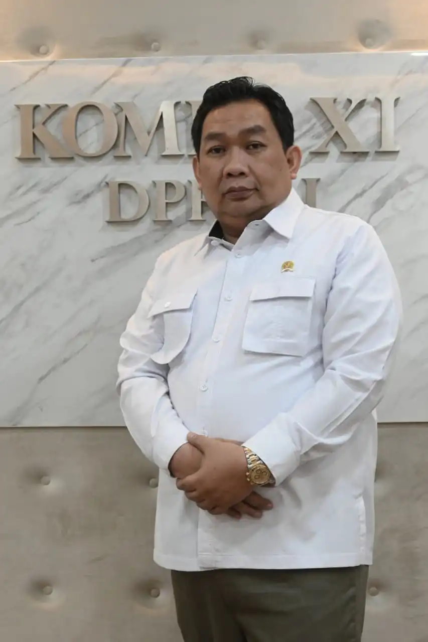 DPR RI Dukung Rencana Menkeu Keluarkan Tarif Layer CHT untuk Rokok Lokal