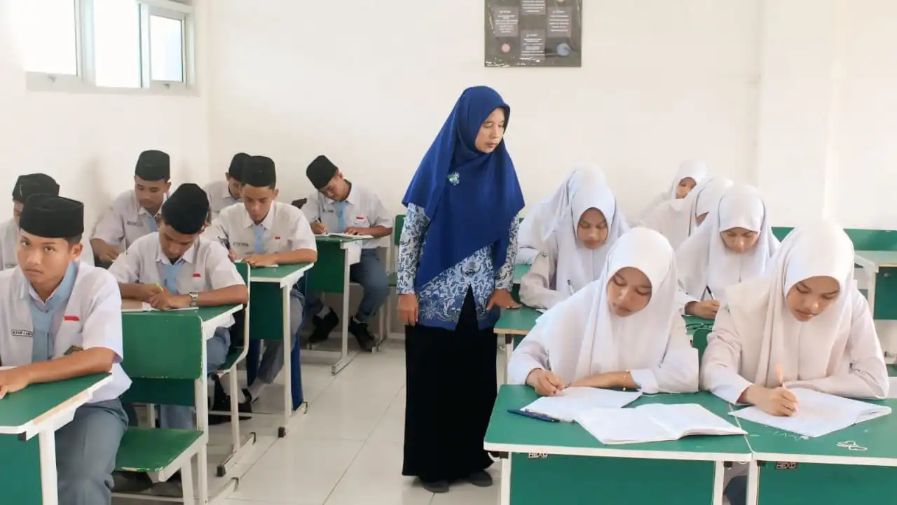 Ribuan Guru Madrasah di Sampang Belum Kantongi Sertifikat Pendidik