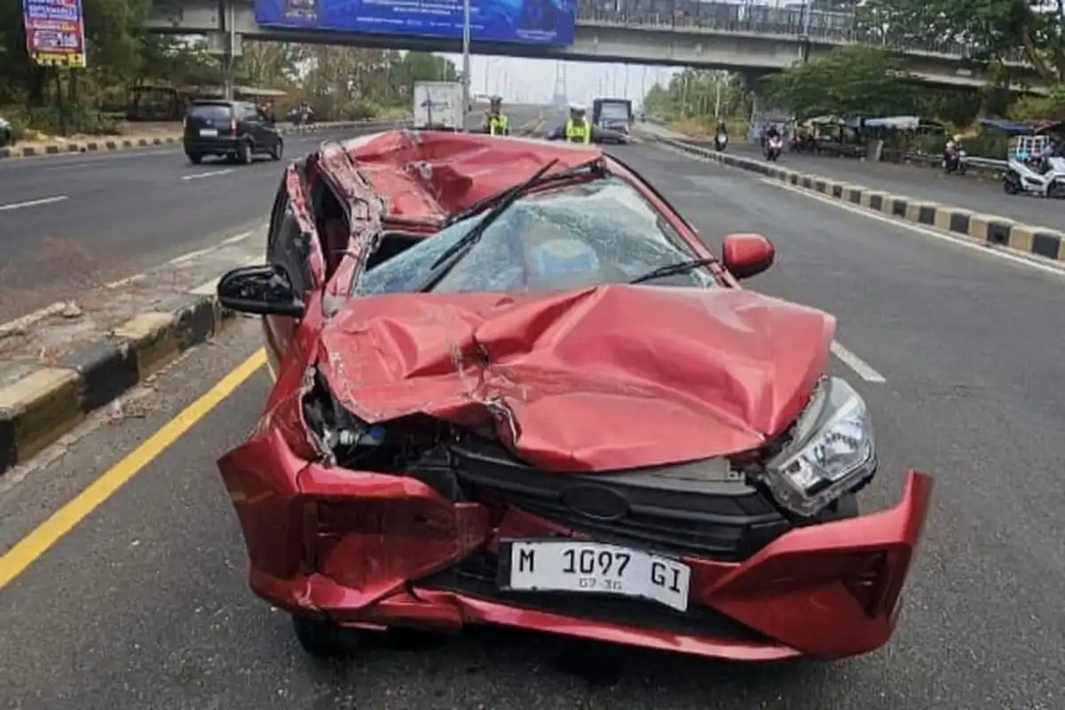 Seruduk Truk Fuso Mogok di Akses Jembatan Suramadu, Pengemudi Ayla Tewas di Tempat