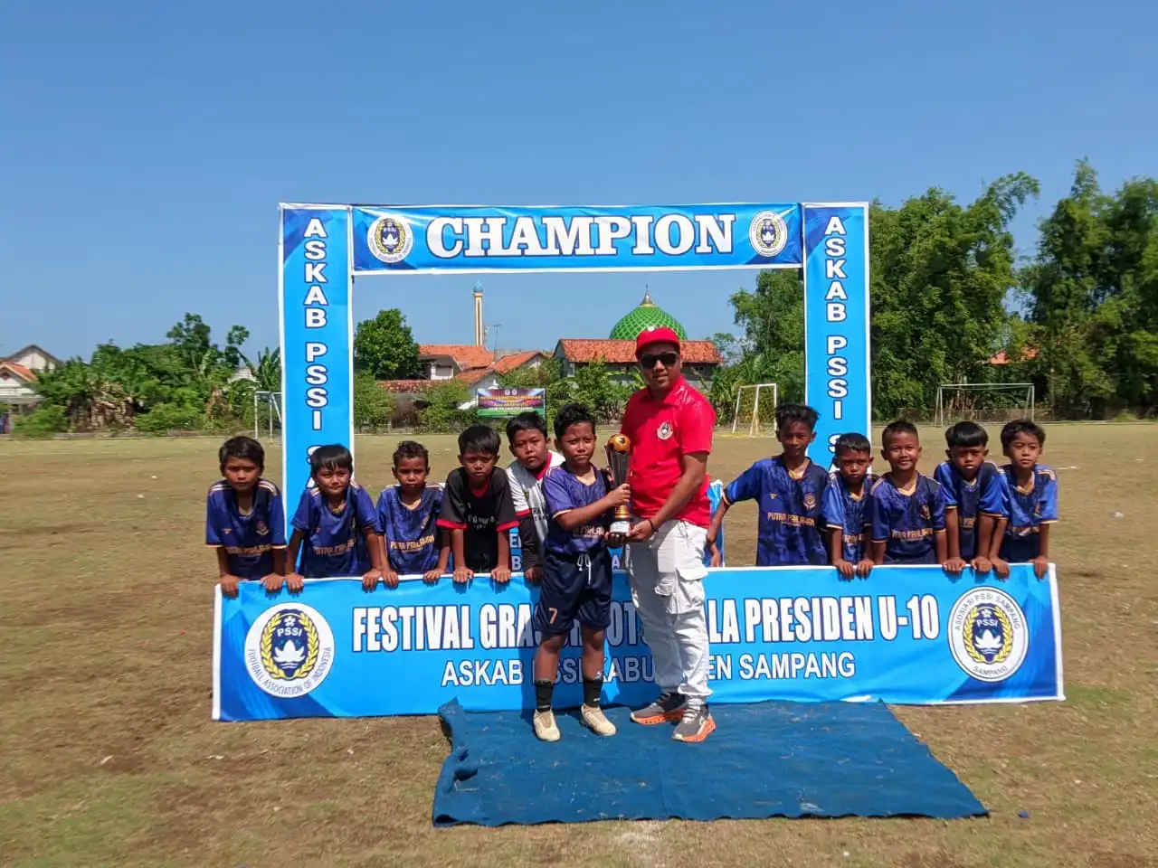 Festival Grassroots Sampang 2026 Jadi Ajang Talenta Muda, Putra Pahlawan Juara U-10