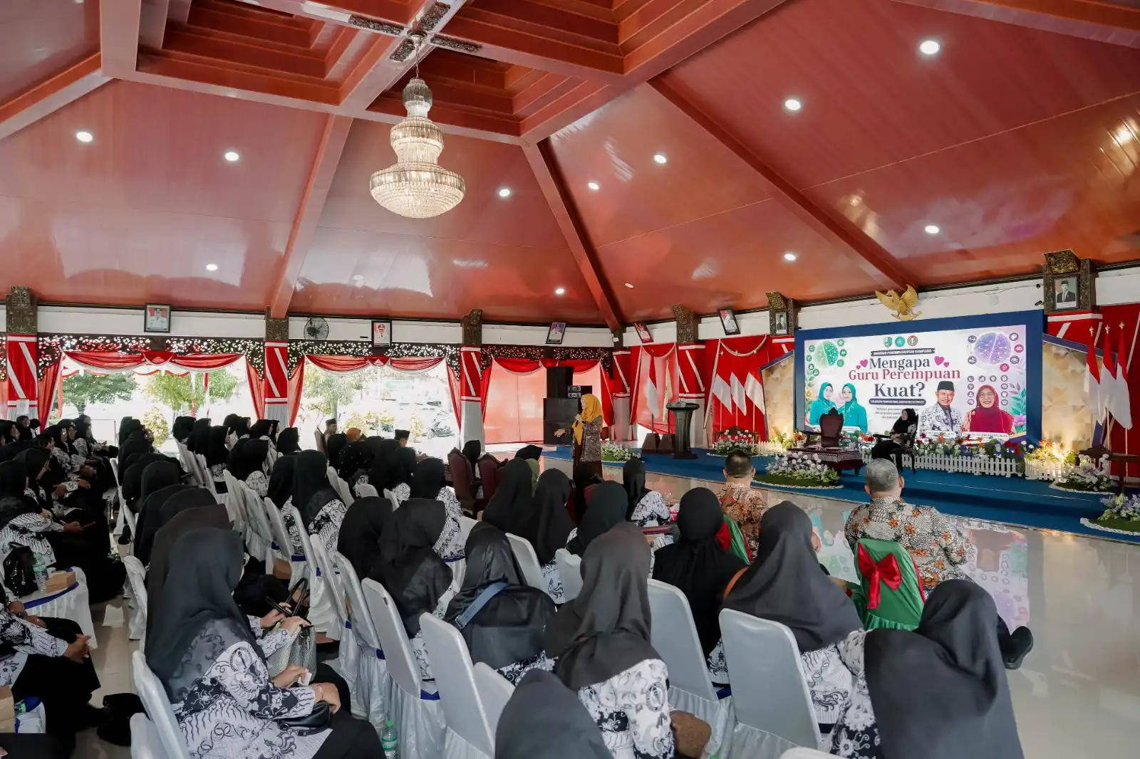 PGRI Sampang: Guru Perempuan Ujung Tombak Mengawal Moral dan Karakter Generasi Masa Depan