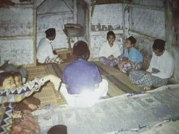 Kenangan Ngaji Sore: Dari Sarung Kebesaran hingga Ustaz Galak
