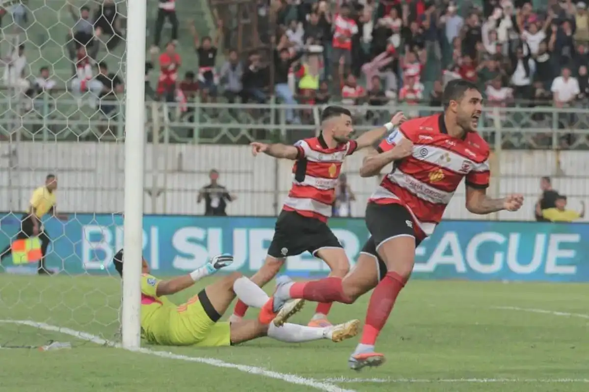 Kalahkan PSM Makassar 2-0, Madura United Bertahan di Super League