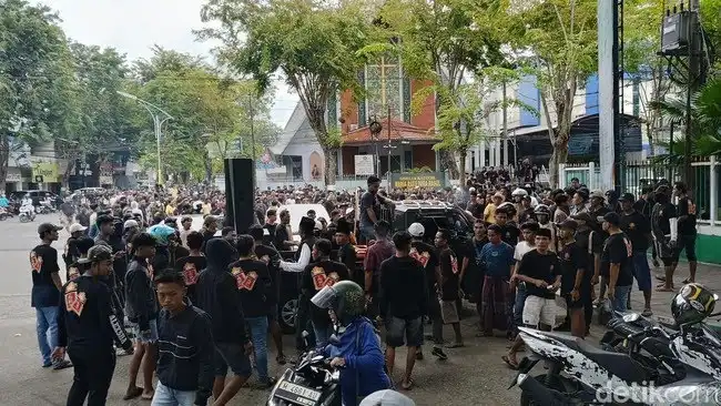 Ratusan Pekerja Rokok di Pamekasan Sweeping Oknum LSM, Ini Penyebabnya