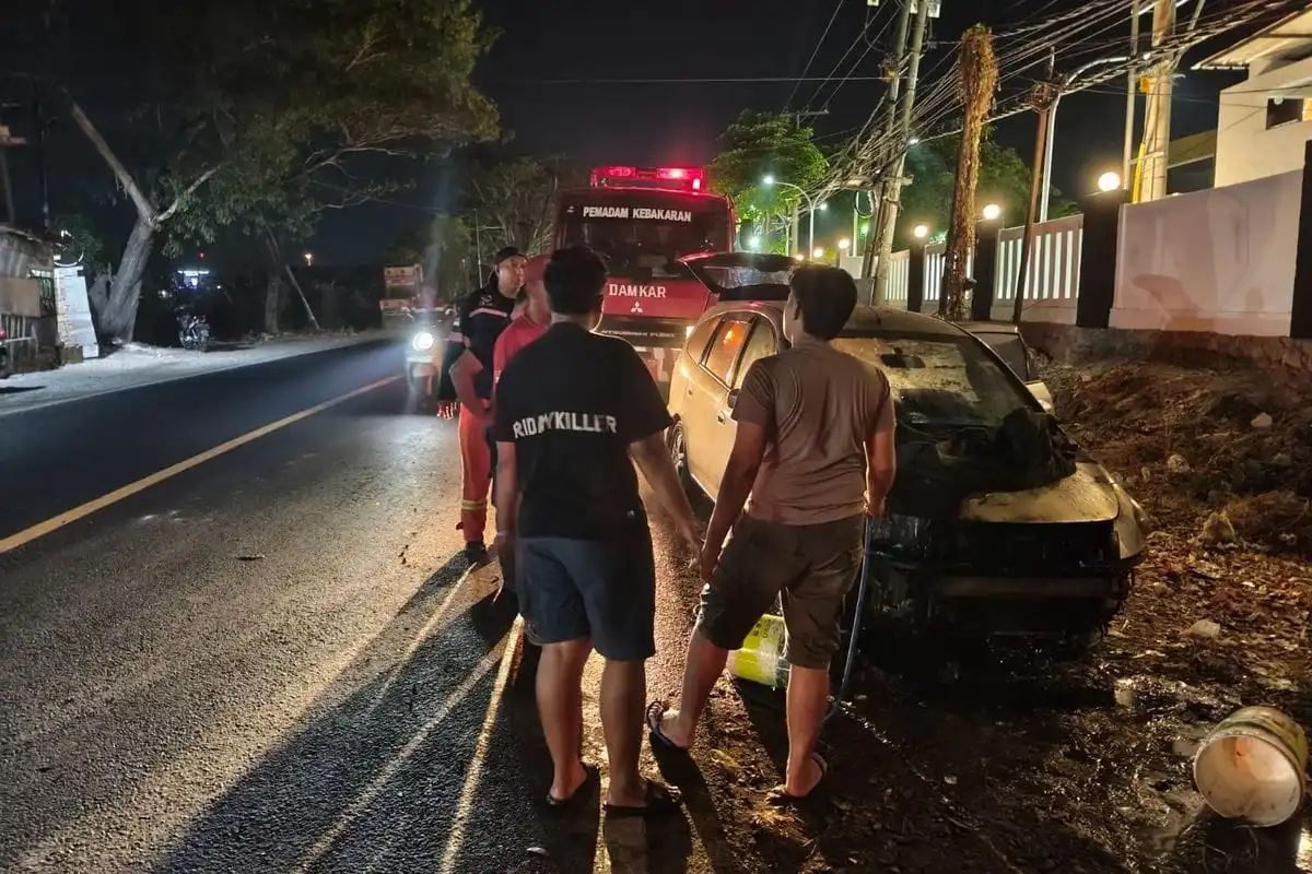 Mobil Honda Terbakar di Bangkalan, Diduga Akibat Korsleting