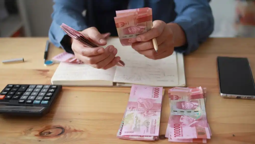 Cara mengatur keuangan bulanan