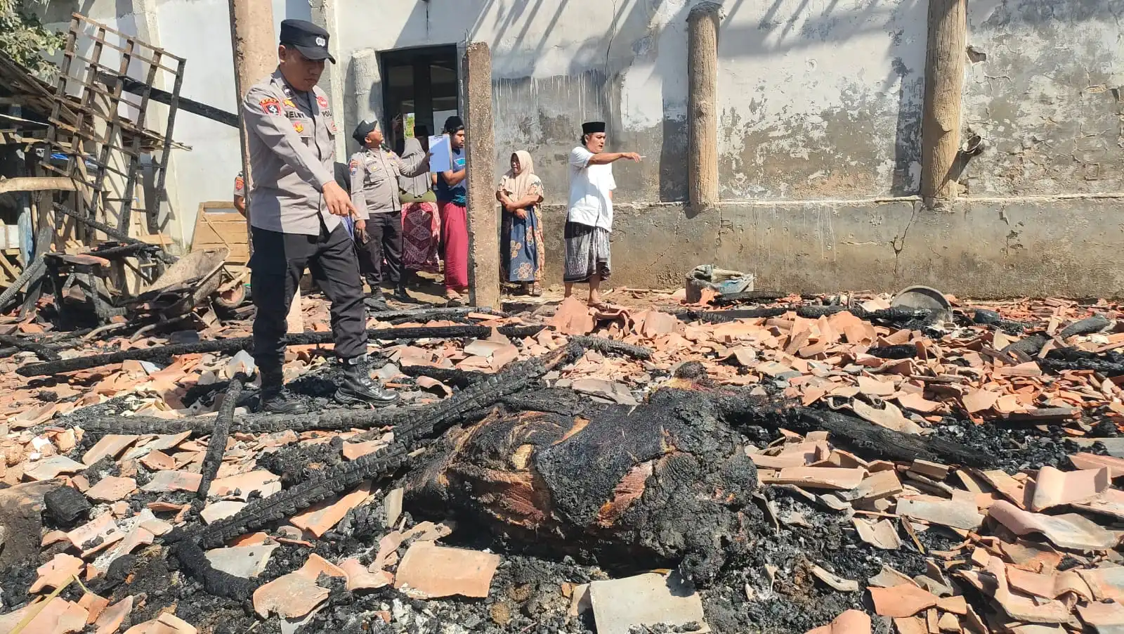 Kandang dan Dapur Warga Ketapang Sampang Terbakar, 2 Sapi Terpanggang