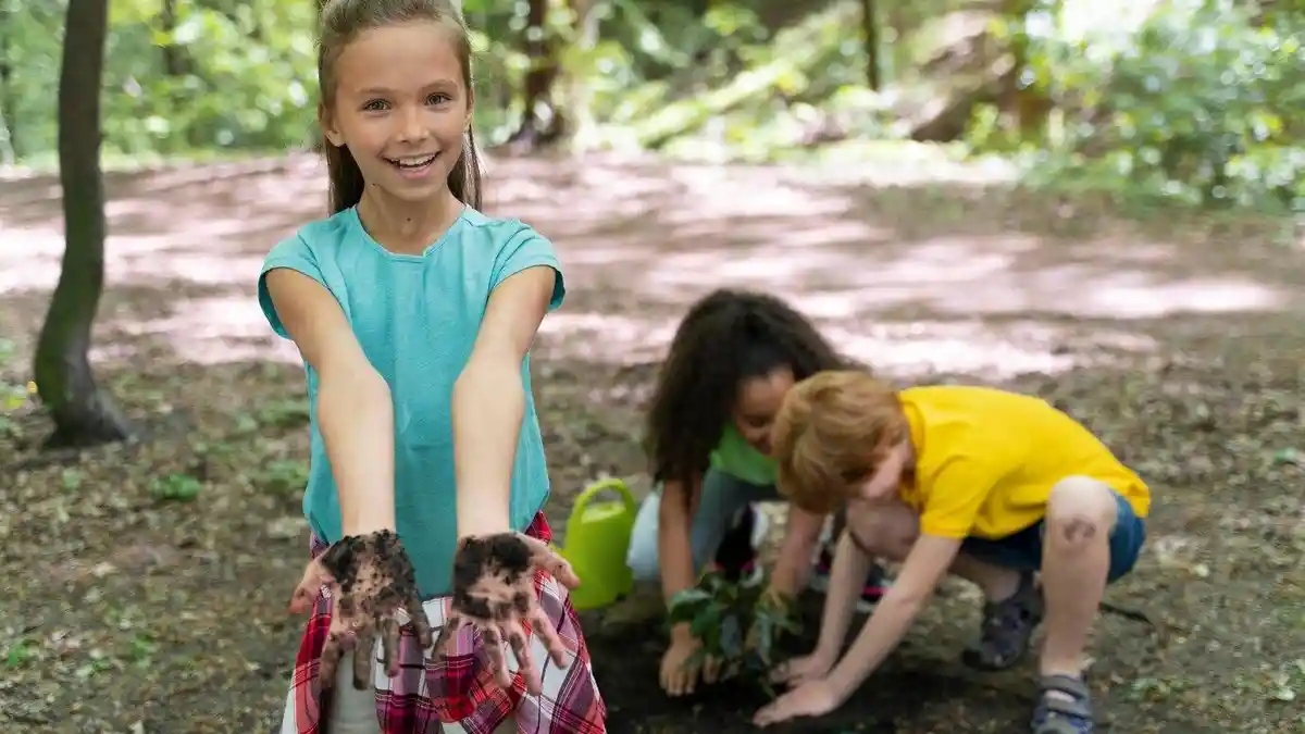 Main Tanah, Biar Waras