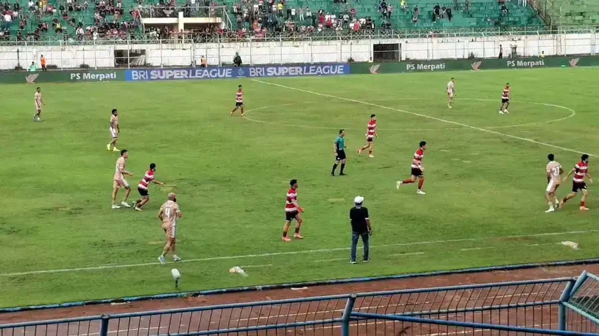 Madura United Ditaklukkan Dewa United 2-1 di Stadion Gelora Bangkalan