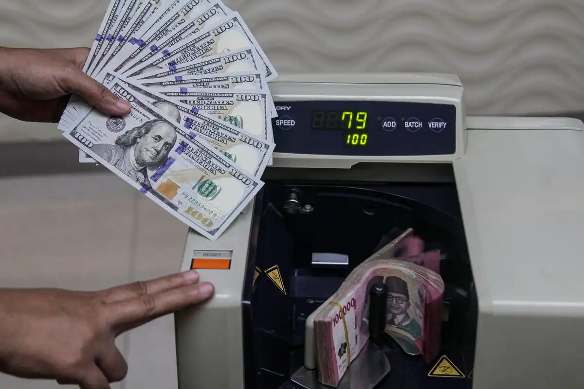 Dollar Tembus Rp18.000, Ini Penyebab Rupiah Terpuruk ke Level Terendah