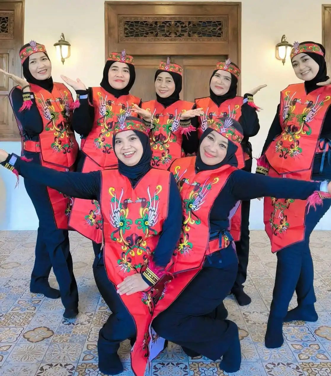 DWP Bapenda Sumenep Tampil Semangat di Lomba Menyanyi Lagu Daerah HUT RI ke-81