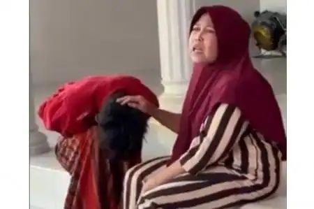 Nyaris Dimassa, Pencuri Rokok di Bangkalan Diselamatkan Emak-Emak