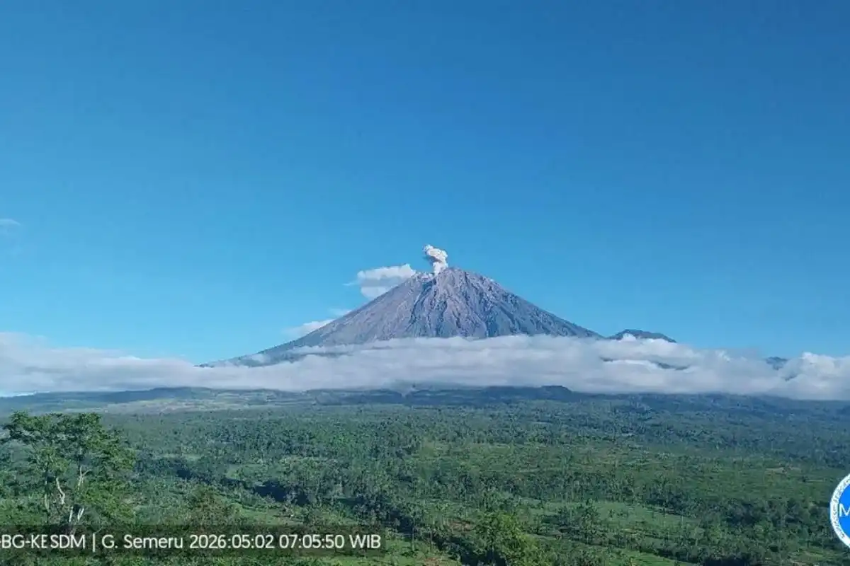 Gunung Semeru 2 Kali Erupsi, Tinggi Letusan 700 Meter