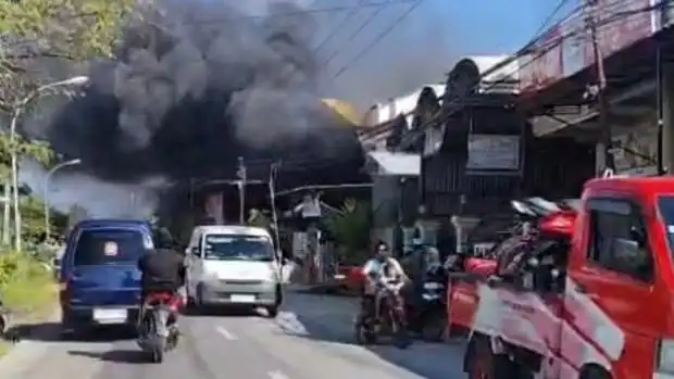 Gudang Bahan Bangunan di Bangkalan Terbakar, Ini Penyebabnya