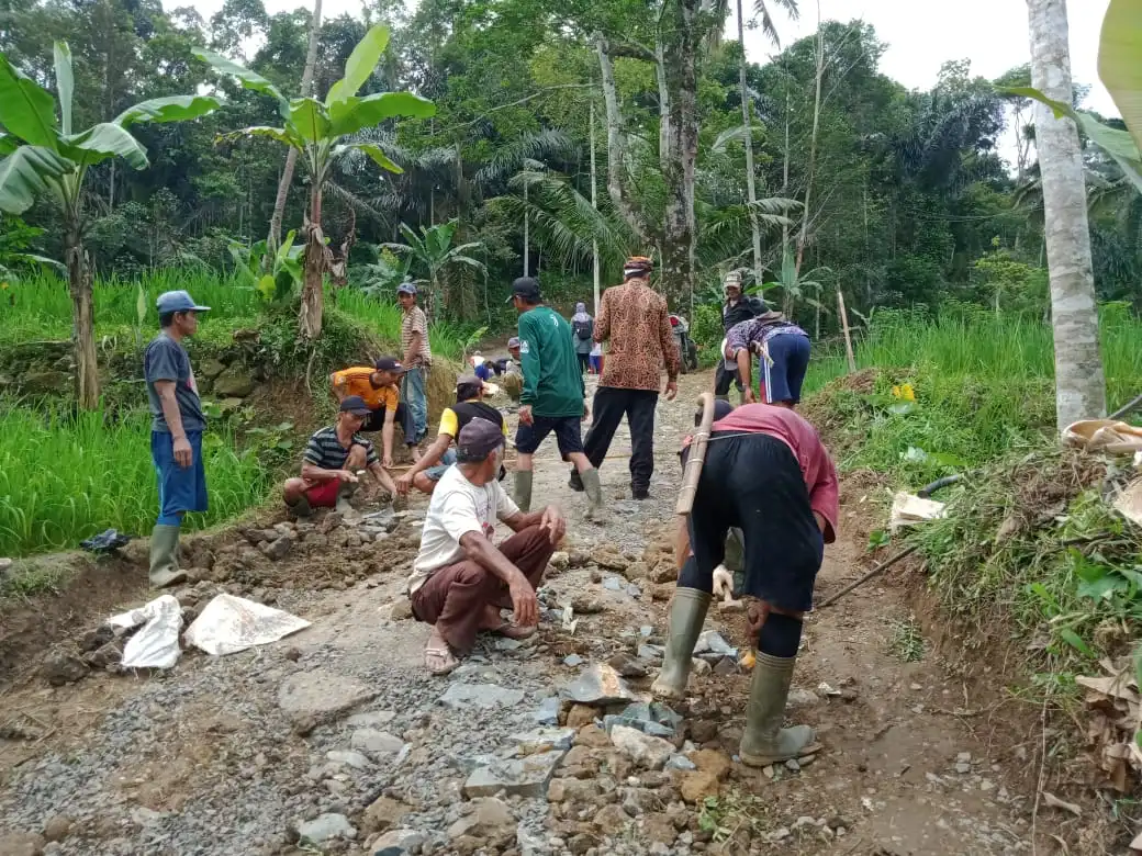 Tradisi Gotong Royong yang Mulai Menghilang