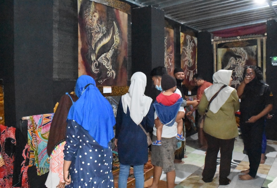 Gelar Pameran, Komunitas Perupa Sampang Launching Eduwisata Batik
