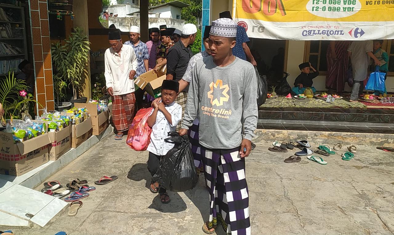 Peringati Maulid Nabi, Warga Desa Paka’an Dajah Gelar Molod Keliling