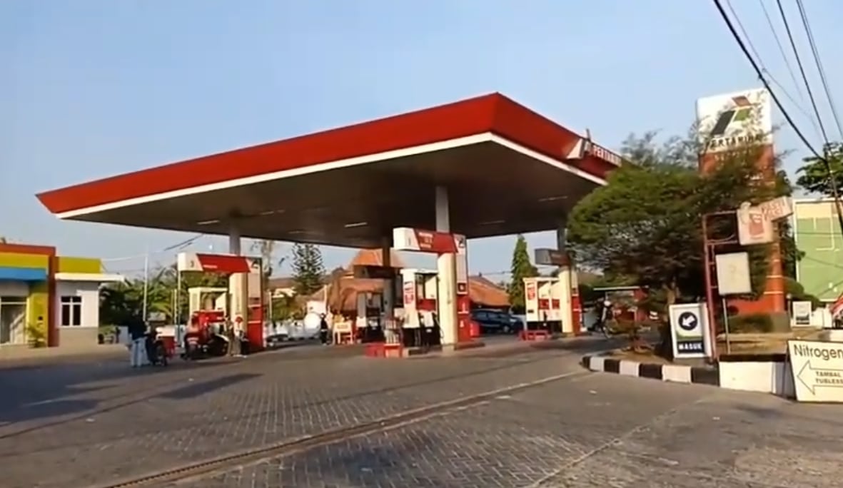 Resmi, 7 SPBU di Sampang Terapkan Program Langit Biru