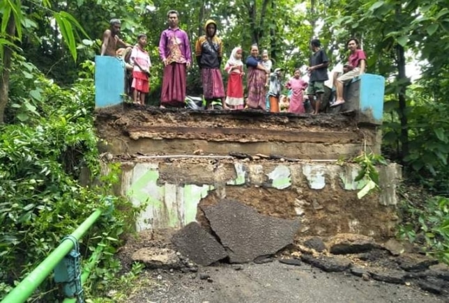 Termakan Usia, Jembatan Penghubung Tambelangan - Banyuates Ambruk